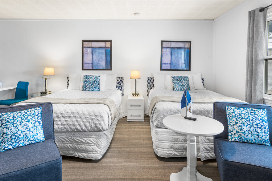 More Photos Of 488 South St, Green Lake Hotel For Sale