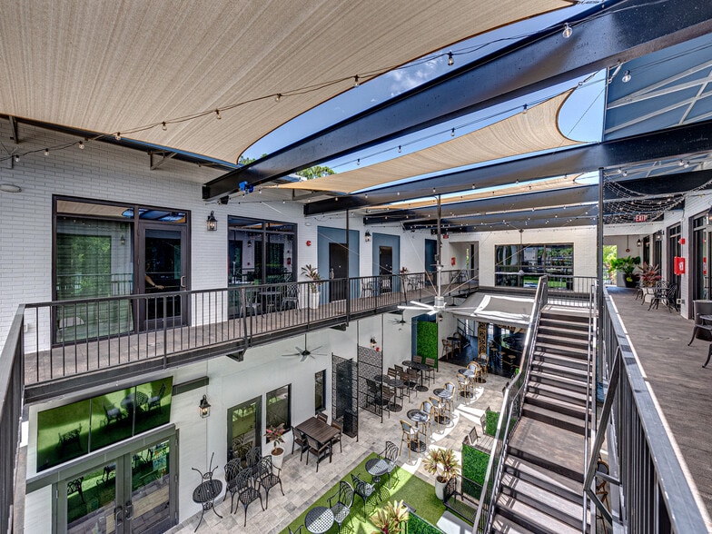 More Photos Of 990 Broadway, Dunedin Restaurant For Lease