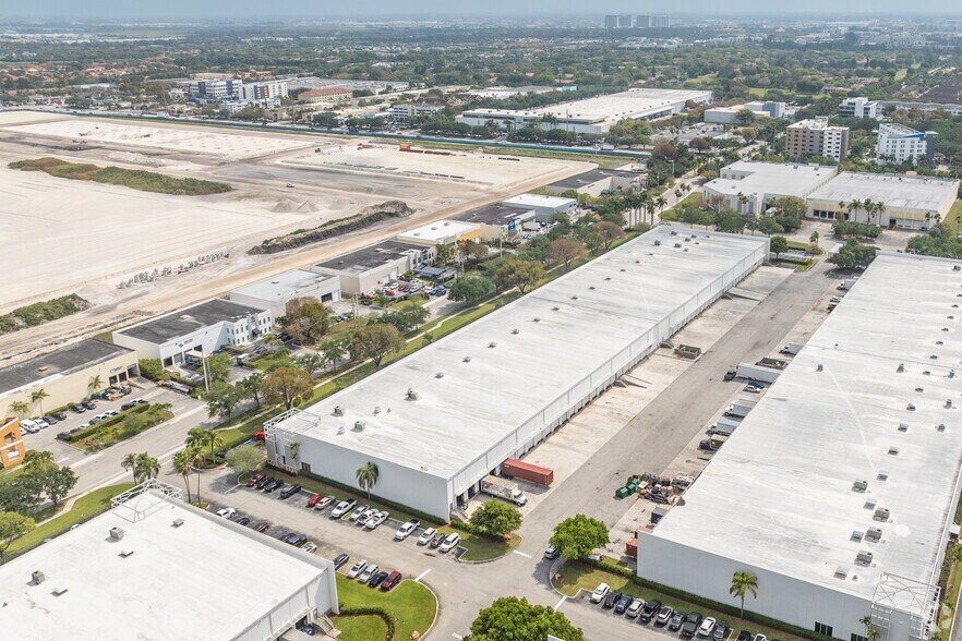 More Photos Of 10814 NW 33rd St, Miami Distribution For Lease
