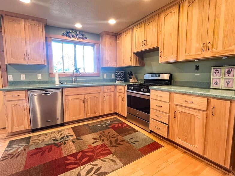 More Photos Of 2498 Silverado Ridge, Duck Creek Village Specialty For Sale