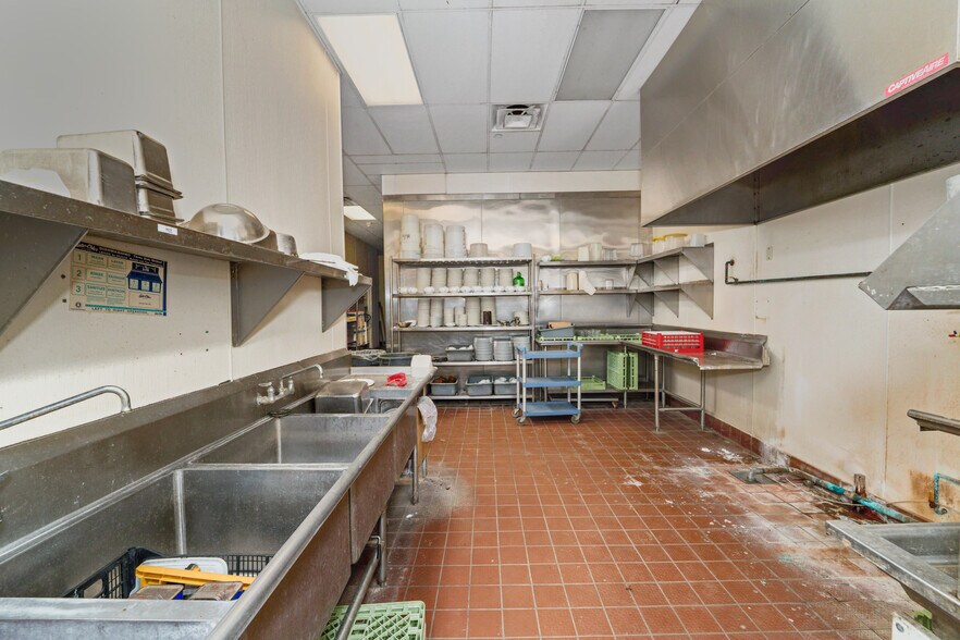 More Photos Of 5421 Fm-1960 Rd E, Humble Restaurant For Sale