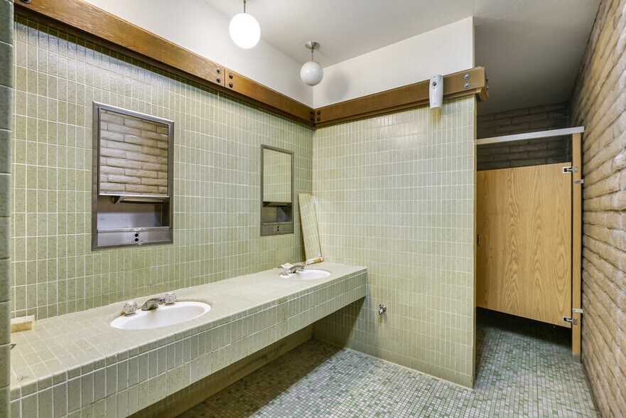 More Photos Of 4070 Country Rd 89, Dunnigan Restaurant For Sale