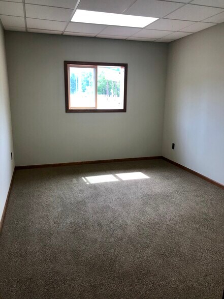 More Photos Of 22417 Hwy 6, Deerwood Warehouse For Lease