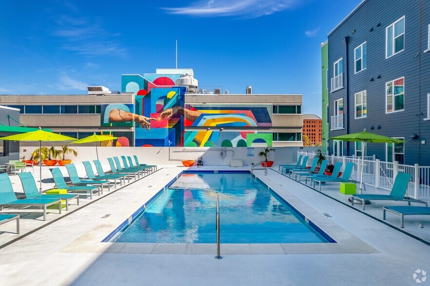 More Photos Of 1689 2nd St, Sarasota Office For Lease