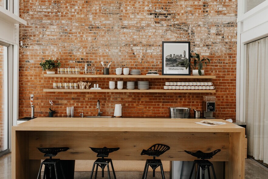 More Photos Of 1214 N Hudson Ave, Oklahoma City Loft Creative Space For Sale