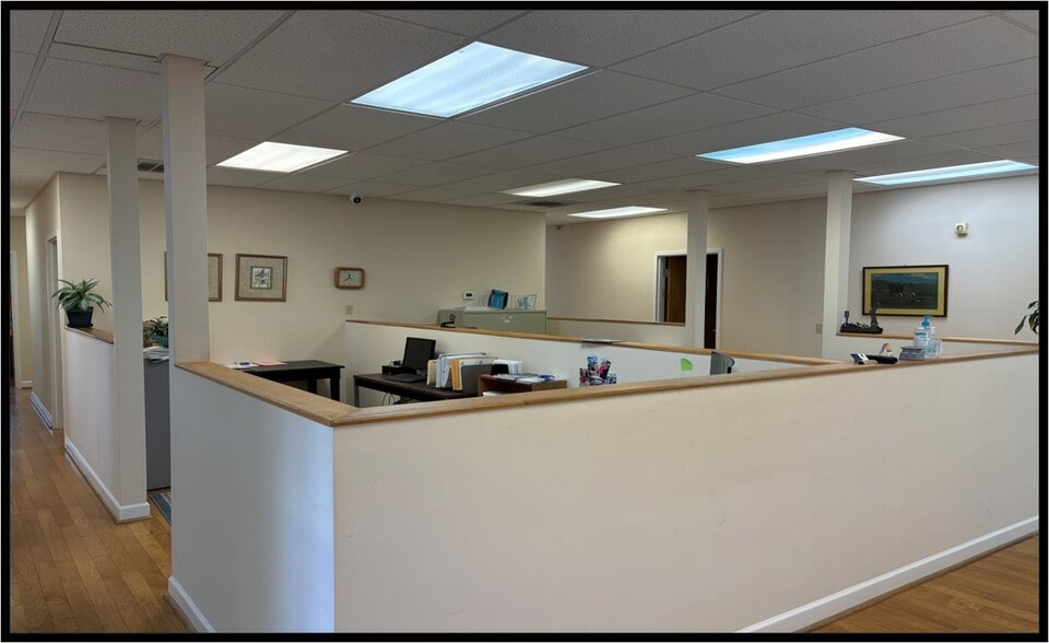 More Photos Of 2926 E Main Street Ext, Spartanburg Office For Sale
