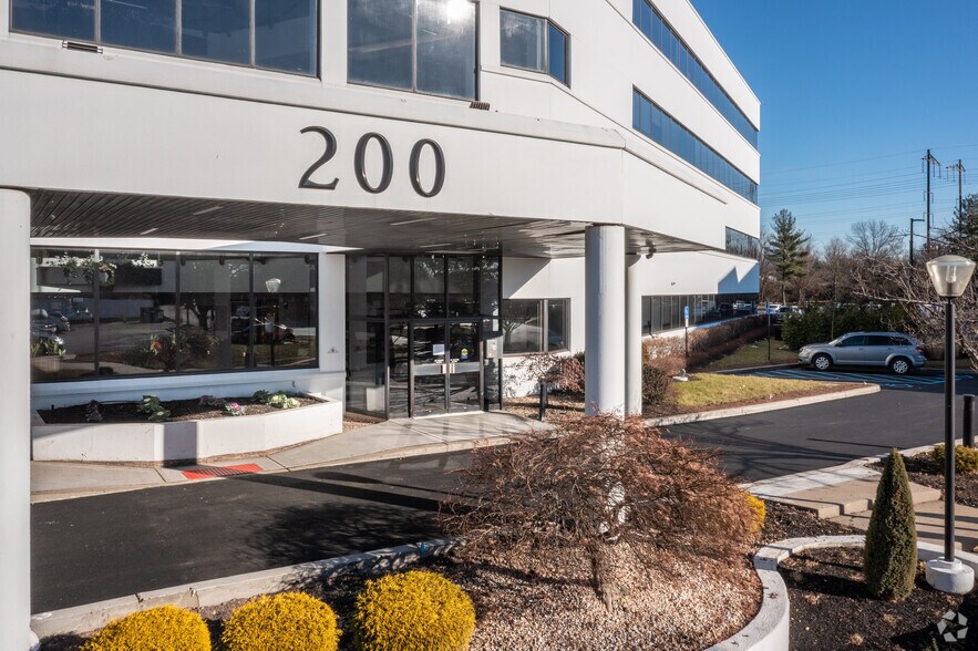 More Photos Of 200 Metroplex Dr, Edison Office For Lease