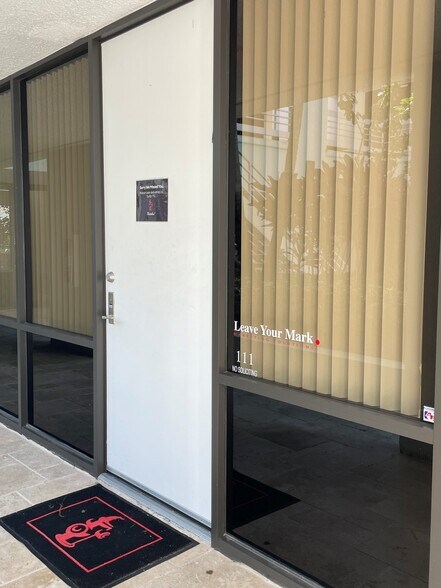 More Photos Of 2300 NW Corporate Blvd, Boca Raton Office For Sale