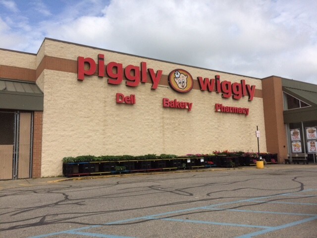 More Photos Of 260-280 Gihon Vlg, Parkersburg Unknown For Lease