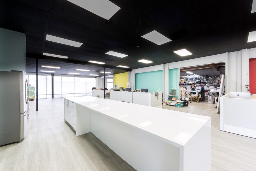 More Photos Of 401-405 W Foothill Blvd, Monrovia Freestanding For Lease