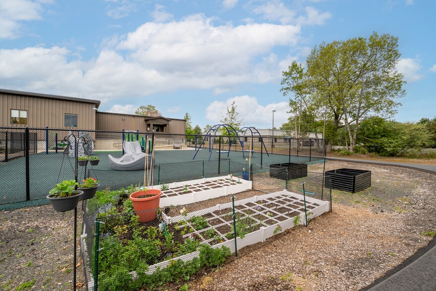 More Photos Of 2024 Westover Rd, Chicopee Warehouse For Sale