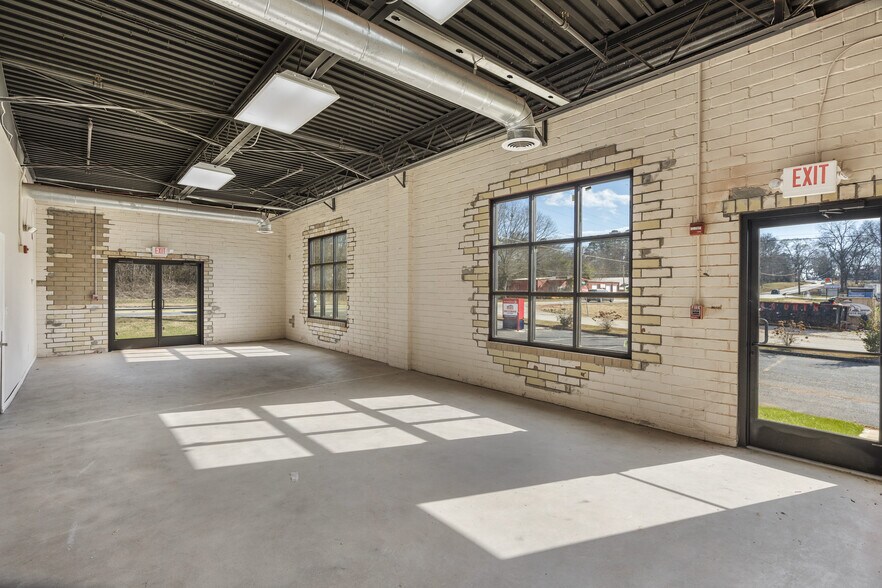 More Photos Of 3955 Highway 53, Hoschton Freestanding For Sale