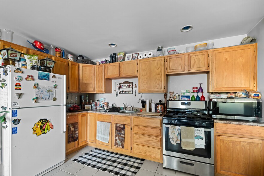 More Photos Of 26196-26198 W Spring Grove Rd, Antioch Apartments For Sale