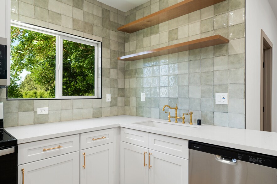 More Photos Of 14268 CA-160, Isleton Apartments For Sale