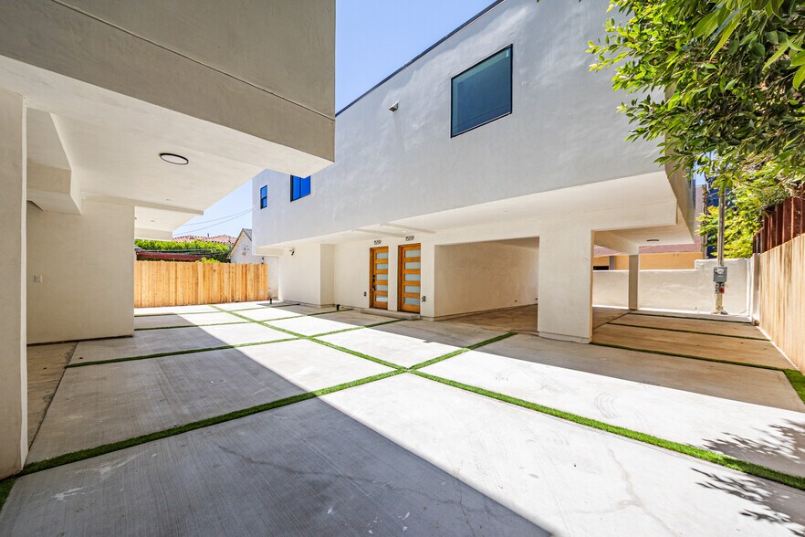 More Photos Of 1557 S Ogden Dr, Los Angeles Apartments For Sale