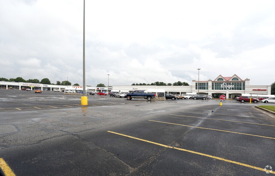 More Photos Of 1608-1800 S Ohio St, Martinsville General Retail For Lease