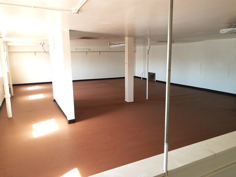 More Photos Of 605-607 W Whittier Blvd, Montebello Storefront For Sale