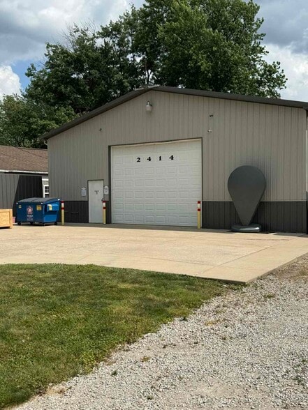 More Photos Of 2414 Batestown Rd, Danville Flex For Sale