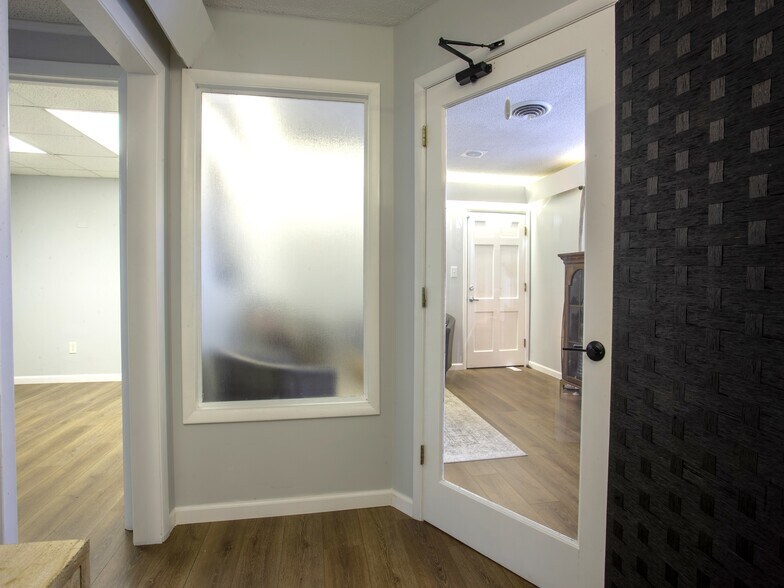 More Photos Of 5 Doctors Park, Asheville Medical For Lease