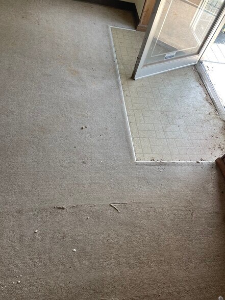 More Photos Of 1063 E Parkway South, Memphis Flex For Sale