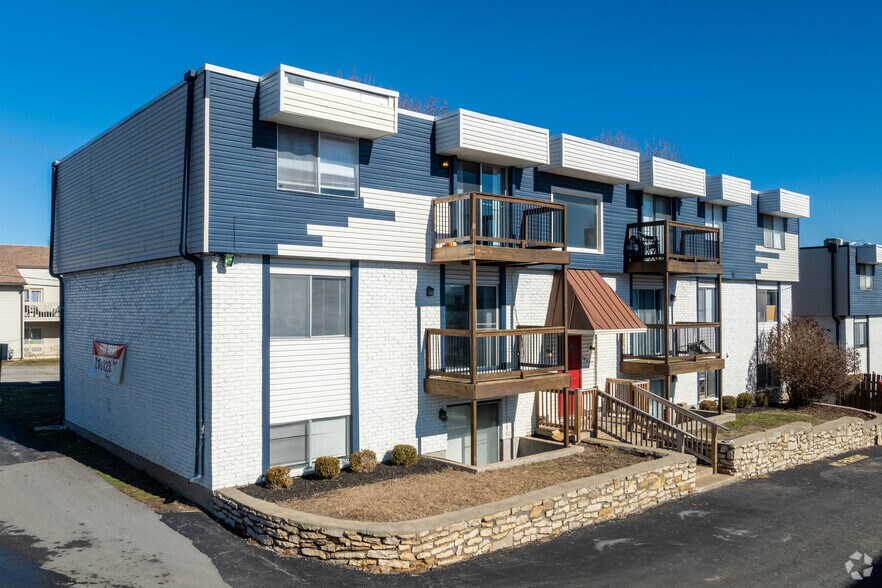 Primary Photo Of 12407 E 43rd St S, Independence Apartments For Sale
