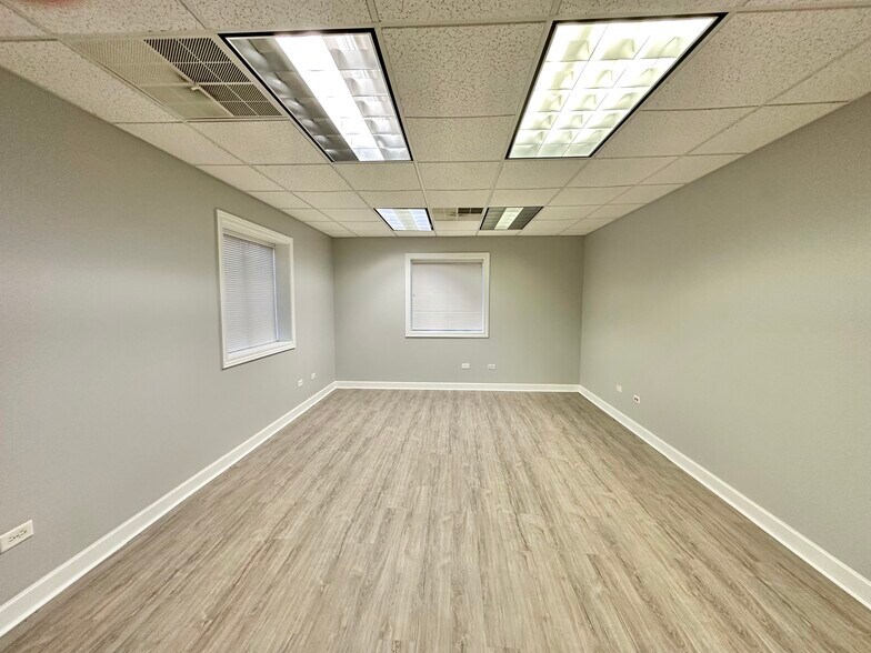 More Photos Of 140 State St, Calumet City Warehouse For Lease