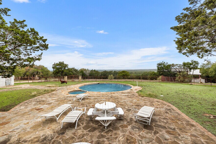 More Photos Of 251 Circle Dr, Wimberley Hospitality For Sale