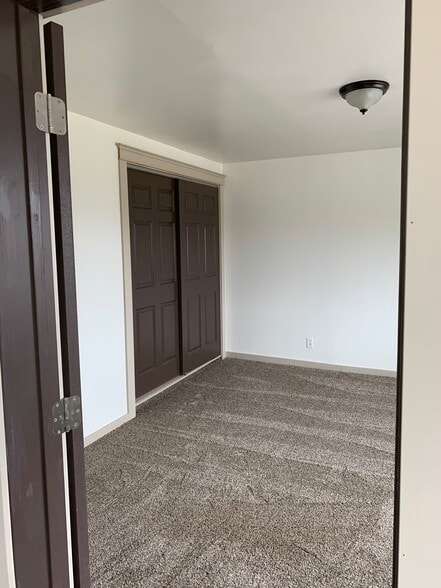 More Photos Of 2940 Floral Blvd, Butte Office For Sale