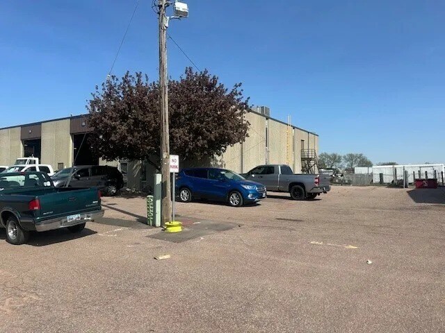 More Photos Of 2808 W 6th St, Sioux Falls Industrial For Lease