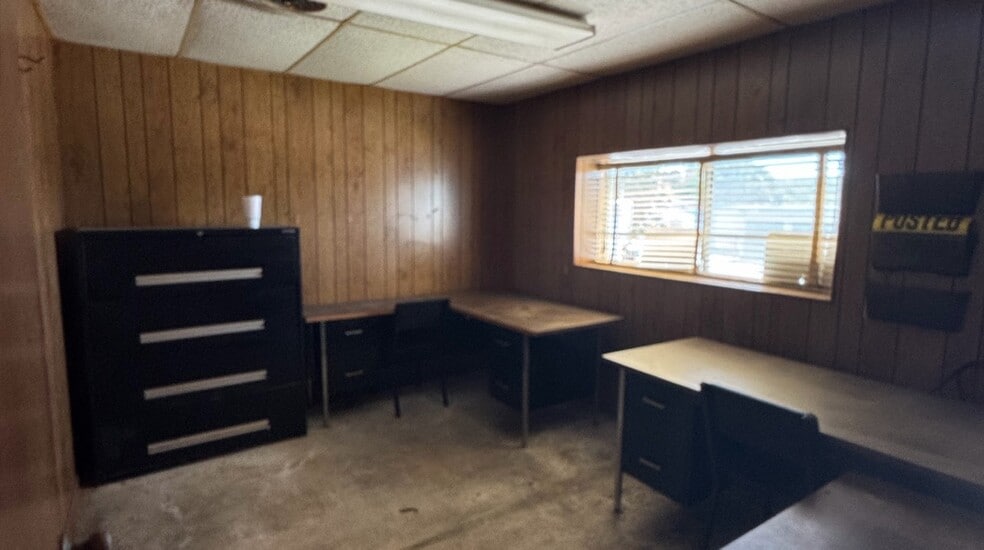 More Photos Of 2774 Nieman Industrial Dr, Winston-Salem Warehouse For Lease