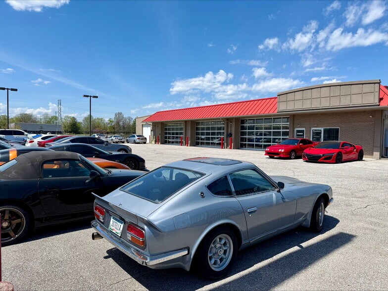 More Photos Of 6926 E 16th St, Indianapolis Auto Repair For Lease