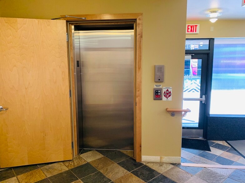 More Photos Of 1315 Cornwall Ave, Bellingham Office For Lease