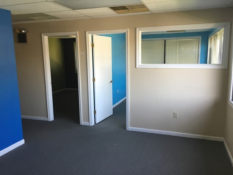 More Photos Of 838 Walker Sq, Dover Office For Sale
