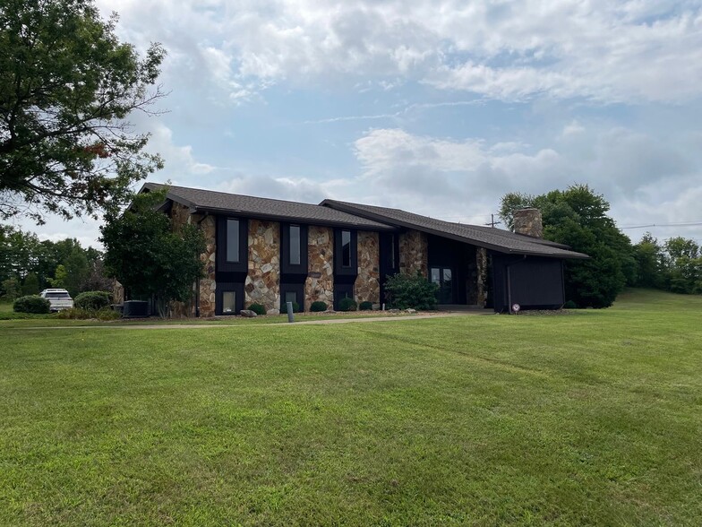 More Photos Of 7925 Burch Park Dr, Evansville Office For Sale