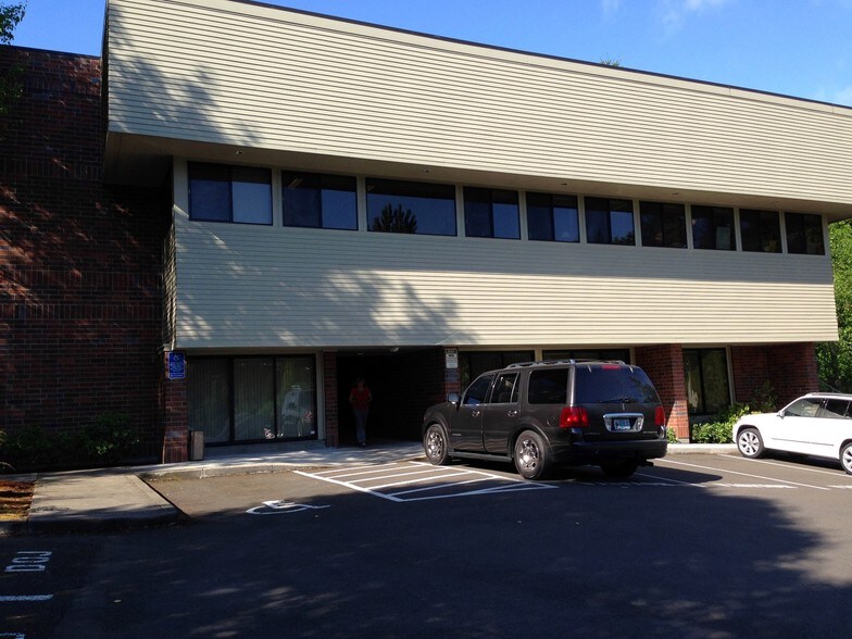 More Photos Of 4035 12th St SE, Salem Office For Lease
