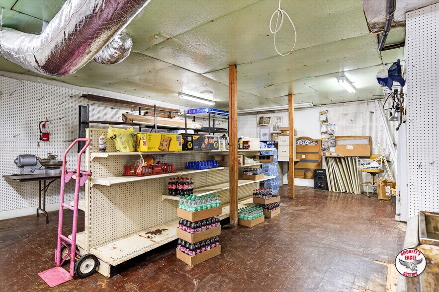 More Photos Of 2969 Moodyville Rd, Byrdstown General Retail For Sale