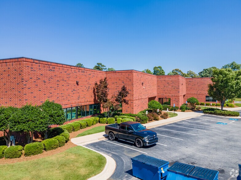 More Photos Of 2192 Eastview Pkwy, Conyers Warehouse For Lease