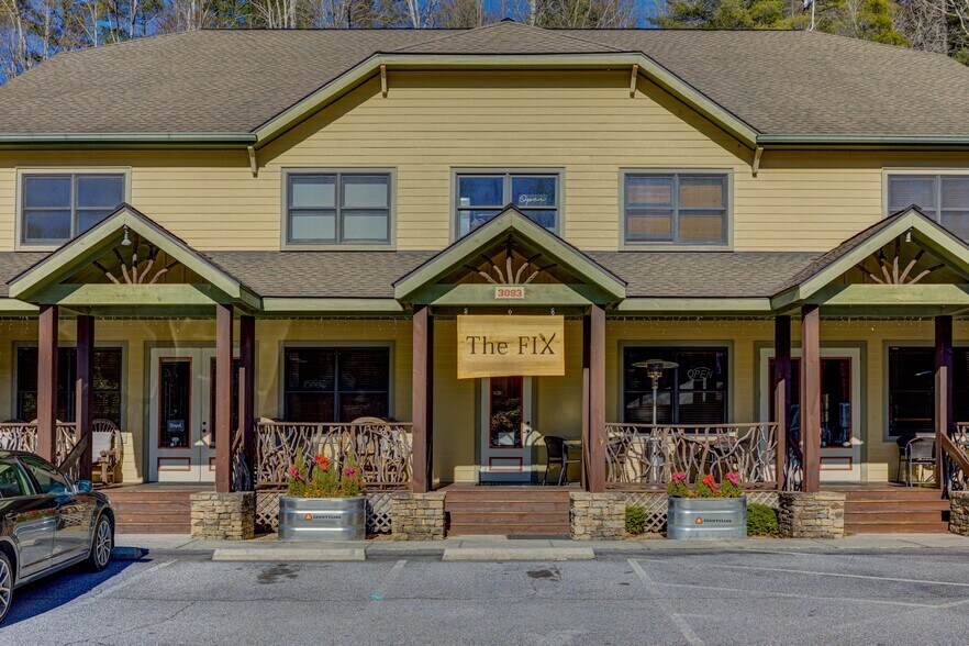 More Photos Of 3093 US Highway 64 E, Sapphire General Retail For Sale