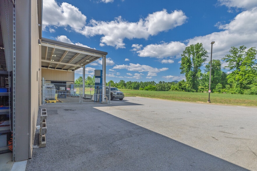 More Photos Of 75 Old Shoals Rd, Arden Industrial For Lease
