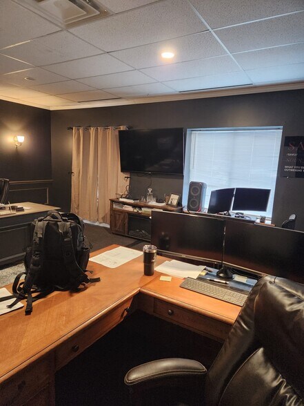 More Photos Of 743 Columbia Tpke, East Greenbush Medical For Lease