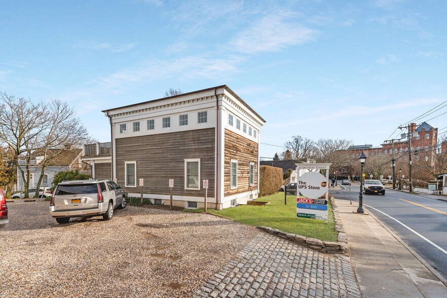 More Photos Of 11 Rector St, Sag Harbor Office Residential For Lease