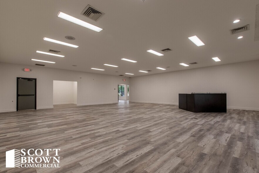 More Photos Of 2400 Worthington St, Denton Medical For Lease