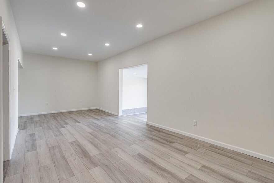 More Photos Of , Chattanooga Unknown For Sale