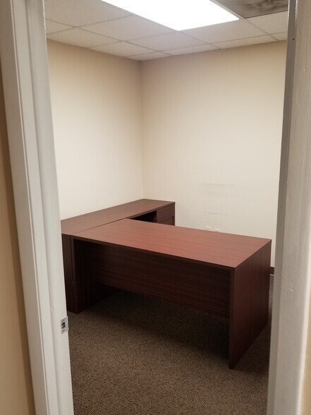 More Photos Of 2201 NE 52nd St, Lighthouse Point Medical For Sale