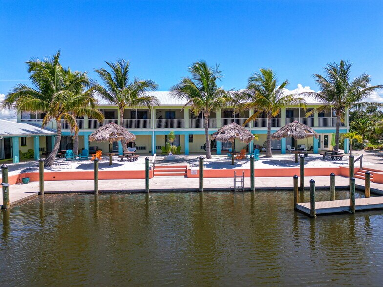 More Photos Of 2938 Sanibel Blvd, Saint James City Hotel For Sale