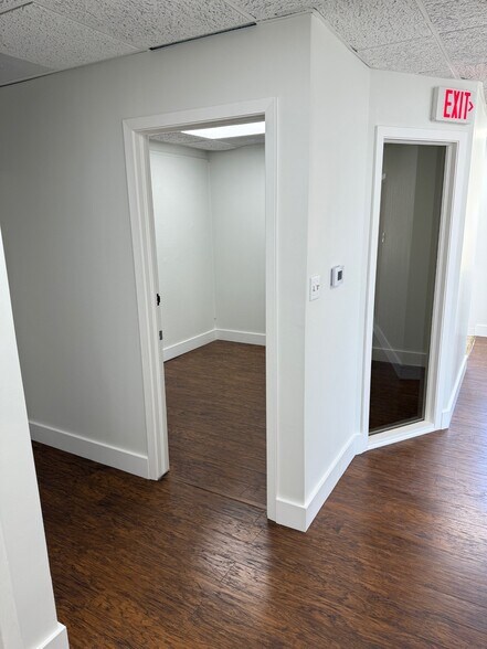 More Photos Of 244 E US Highway 69, Claycomo Office For Lease