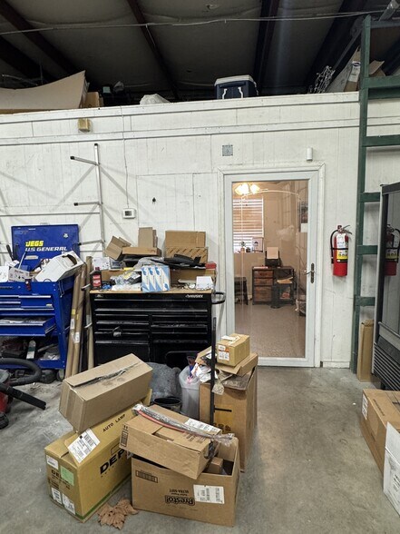 More Photos Of 103 Mabee Ave, Monteagle Industrial For Sale