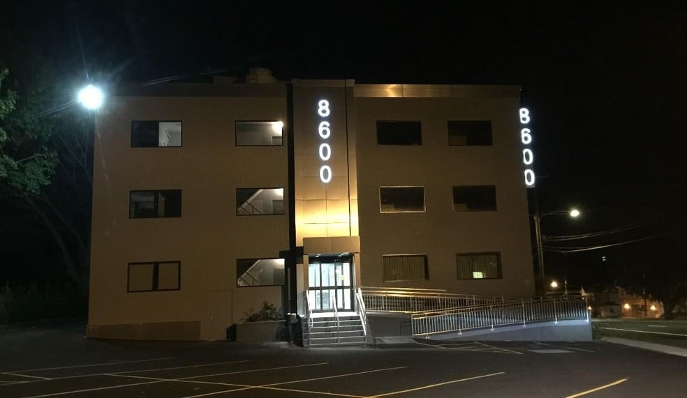 More Photos Of 8600 West Chester Pike, Upper Darby Township Office For Lease