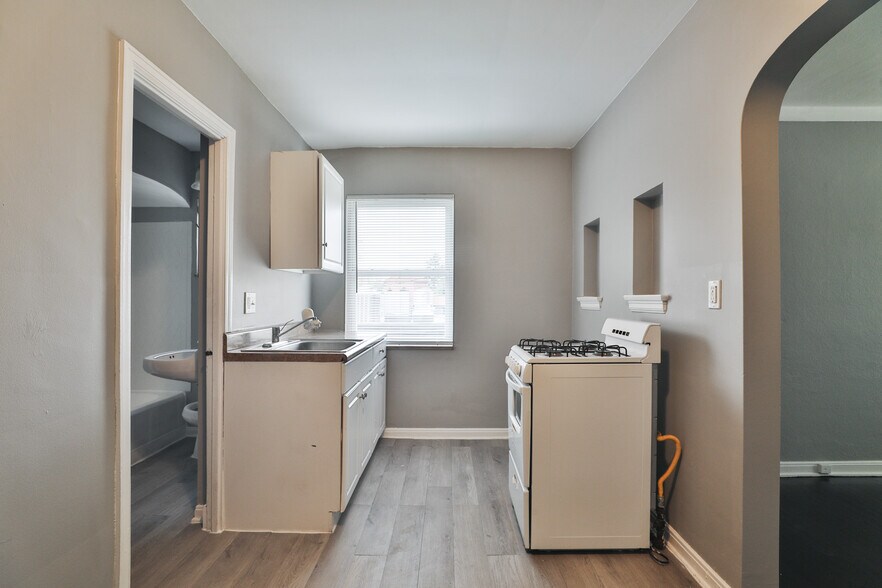 More Photos Of 4760-4764 N High St, Columbus Storefront Retail Residential For Sale