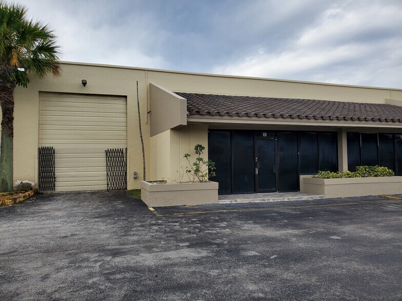 Primary Photo Of 6135 NW 167th St, Miami Lakes Coworking Space